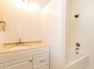 256 James St #UP, Dubuque, IA 52001