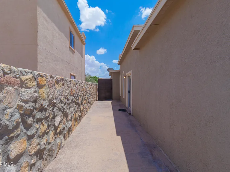 12865 Little Misty Ln — Photo 38