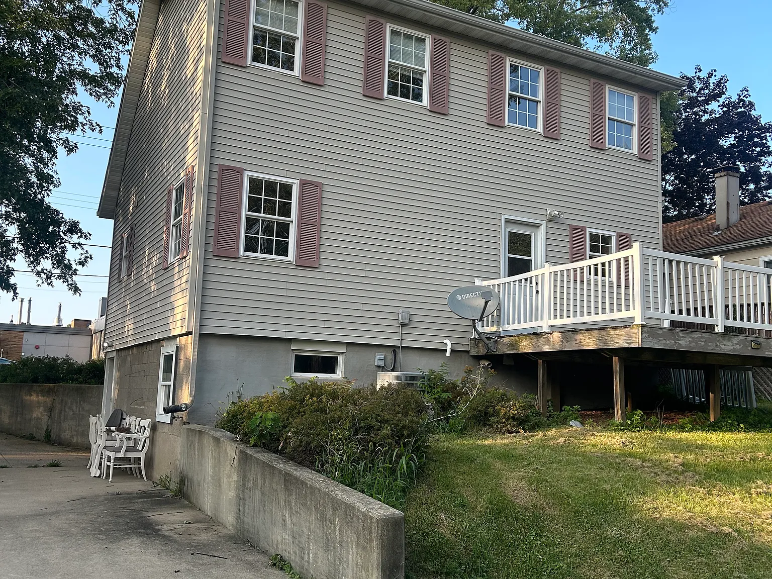 3 bed, 2.5 bath, 1500 sqft, $2,100 — Photo 2