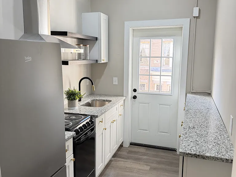 150 S Franklin St #4 — Photo 3