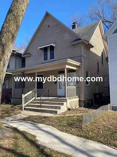 1230 Oakland St Photo 1