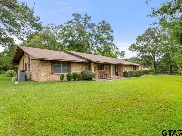 10516 Debbie Ln, Flint, TX 75762