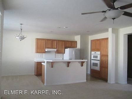 3rd image of 346 Hollyhill Dr