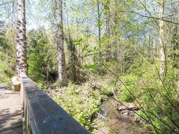 Willow Court Apartments