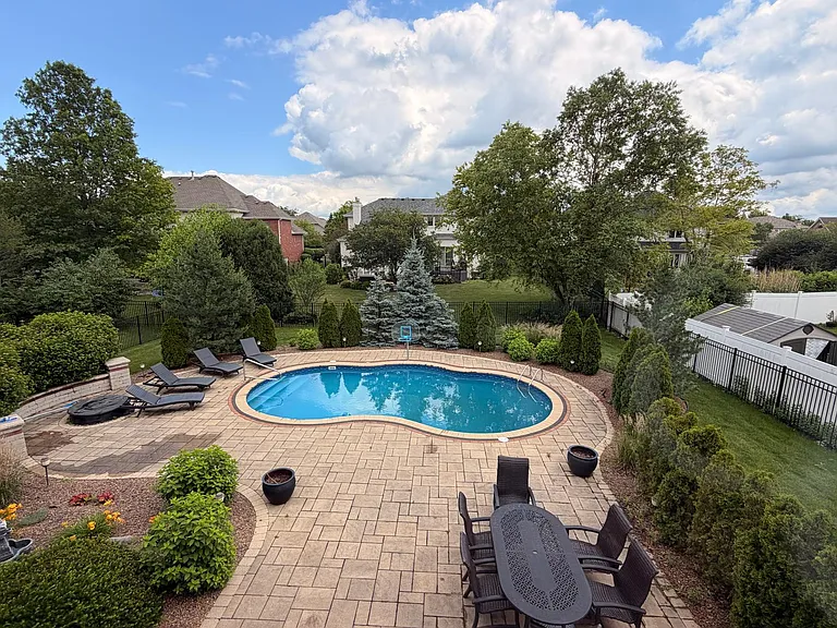 17133 Kerry Ave — Photo 23