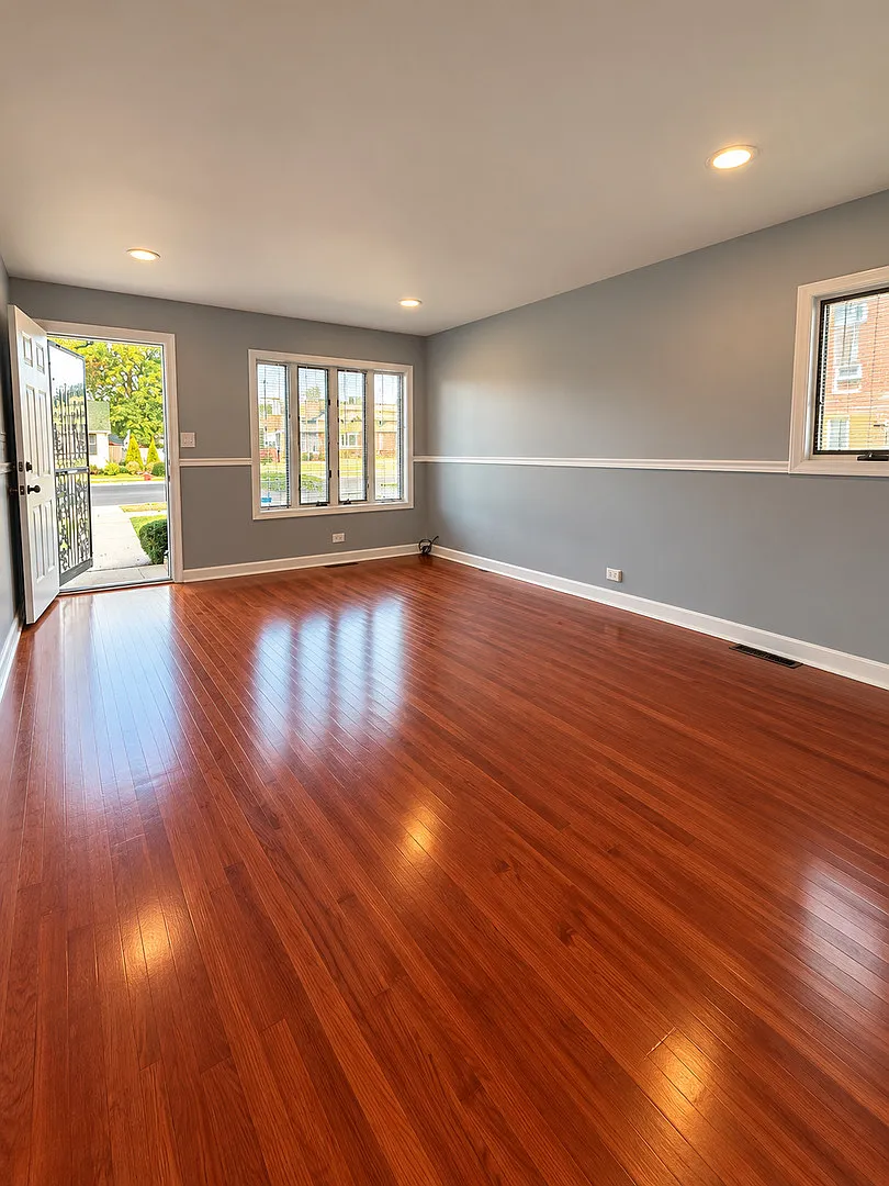 3 bed, 1056 sqft, $2,550 — Photo 4