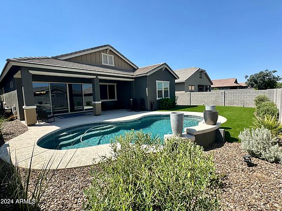 3rd image of 41192 W ALMIRA Drive