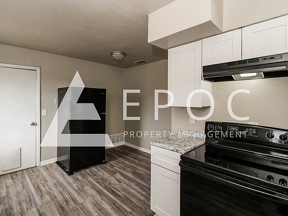 4th image of 1401 Phoenix Dr