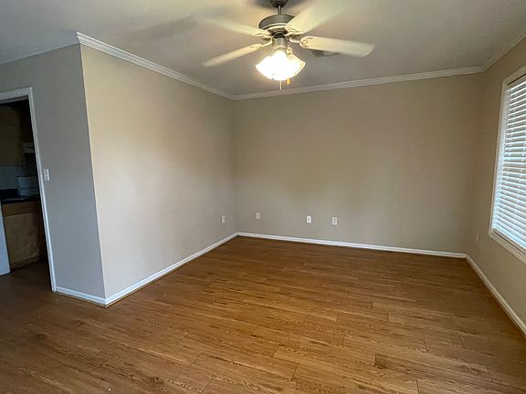 2nd image of 115 W 15th St