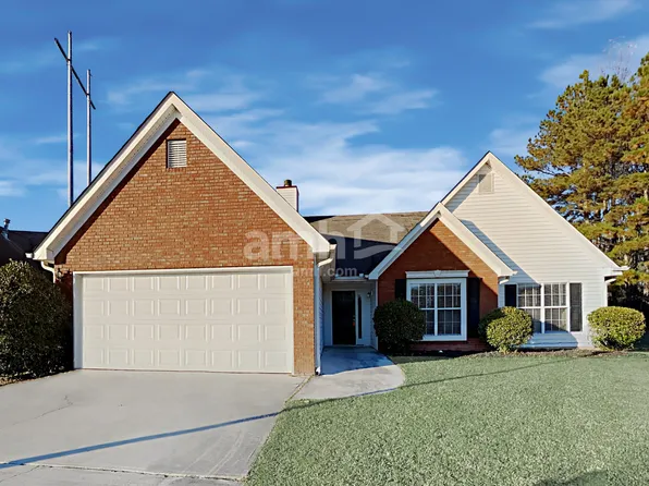 1545 Maple Pointe Ct, Lawrenceville, GA 30043