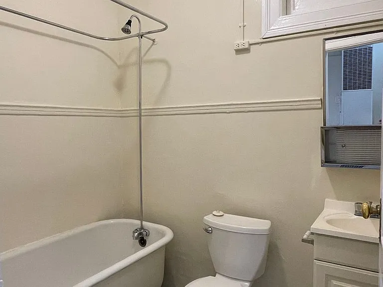 Chetopa Apartments — Photo 15