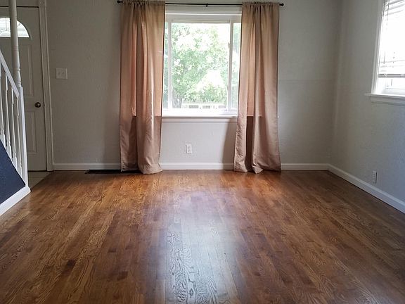 3rd image of 4306 Woodcliffe Ave
