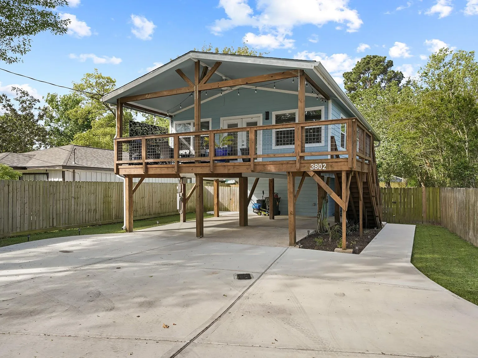 3 bed, 2.0 bath, 1358 sqft, $1,950 — Photo 2