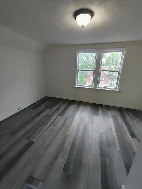 2 bed, 1.0 bath, 600 sqft, $980 — Photo 2