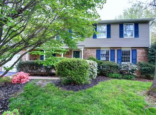 12919 Framingham Ct, Herndon, VA 20171