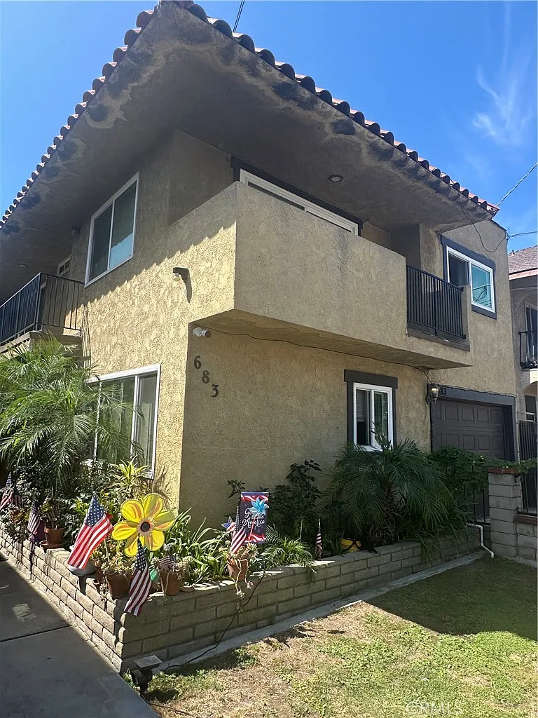 2 bed, 1000 sqft, $2,495 — Photo 1