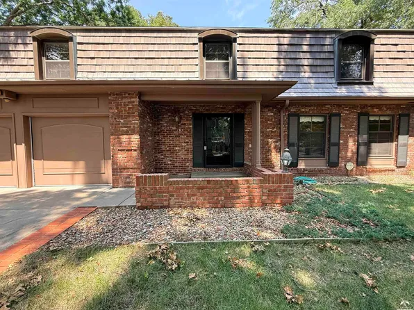 2806 Schwarz Rd, Lawrence, KS 66049
