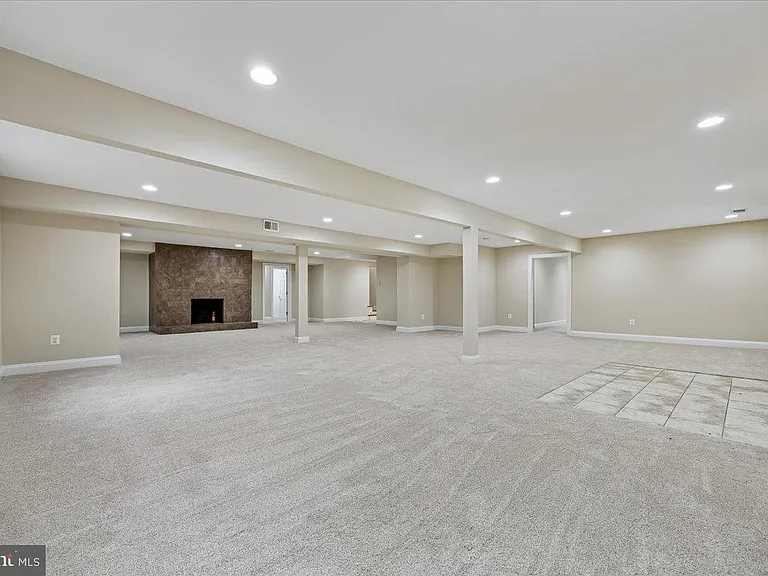 4902 Derussey Pkwy — Photo 93