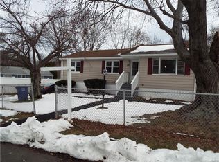 480 Dogwood Dr, Bridgeport, CT 06606