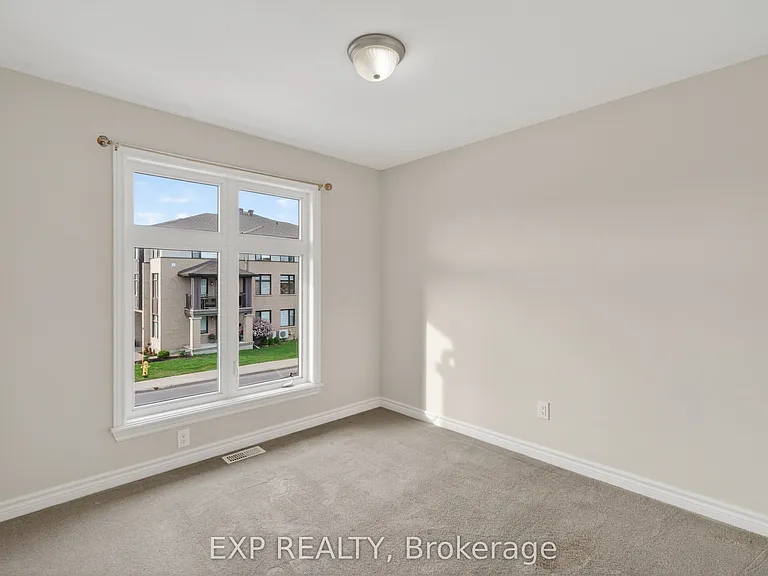 322 Rainrock Cres — Photo 15