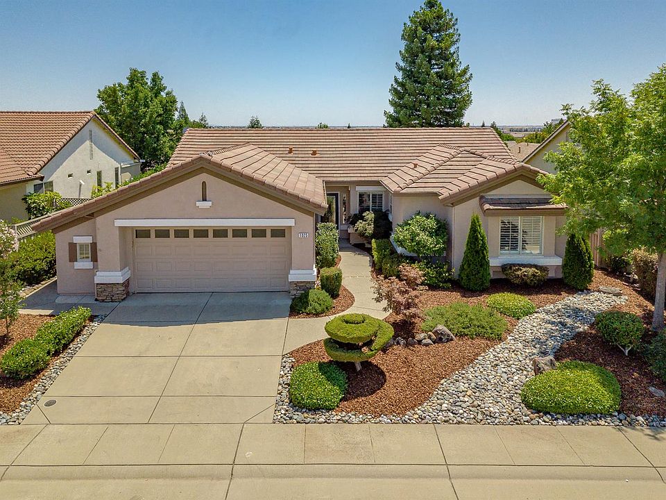 1st image of 1025 Magnolia Ln