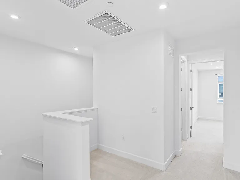 1744 Pedrozzi Cmn — Photo 18