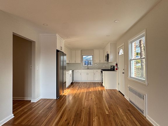 5th image of 639 Oakdene Ave