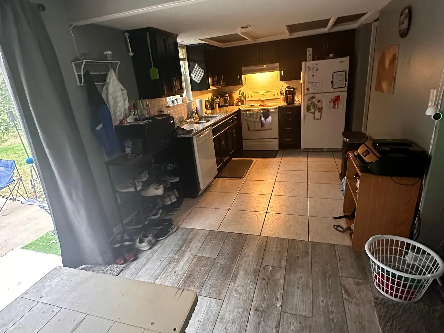 3 bed, 1.5 bath, 896 sqft, $1,395 — Photo 2