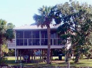 22 Oyster Bay Dr, Crawfordville, FL 32327