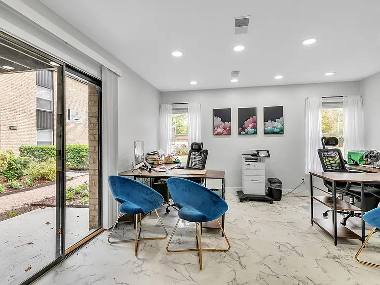 Taro Walk Leasing Office