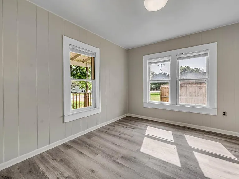 803 N Banks St — Photo 11