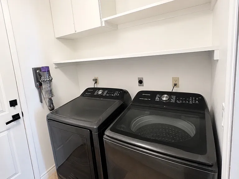 493 Chelsea Dr — Photo 17