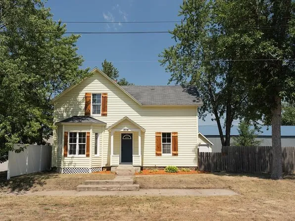 204 1st St S, Royalton, MN 56373