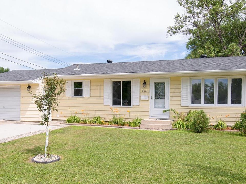 1st image of 308 7th Ave E