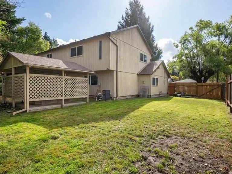 4627 SE Rhodesa St — Photo 9