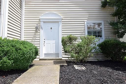 1st image of 107 Azalea Ct