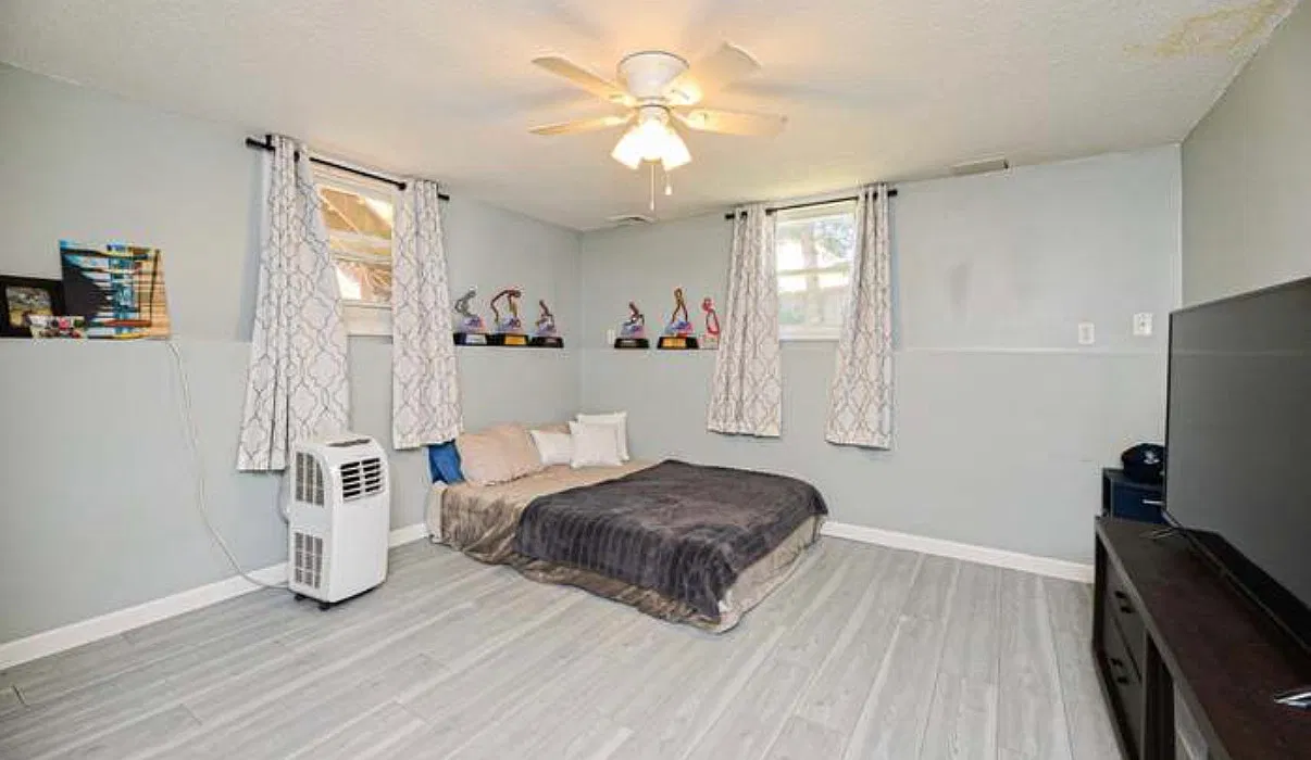 2 bed, 1.5 bath, $2,300 — Photo 2