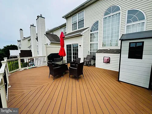 27 Lincoln Dr Photo 1