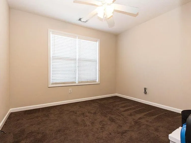 5653 Riverside Walk Dr — Photo 23