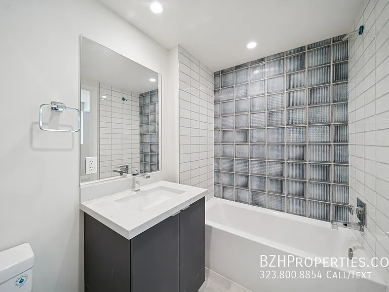 Corning Nineteen — Photo 8