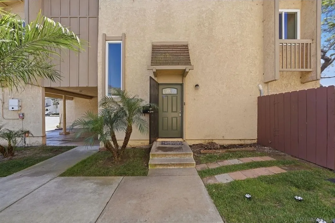 4 bed, 1402 sqft, $3,875 — Photo 1