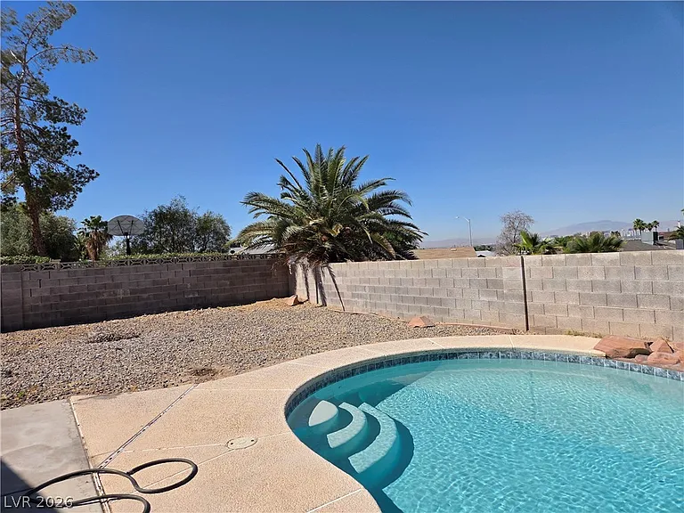 1745 Mount Hood St — Photo 64