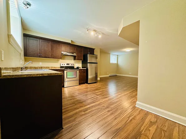 2895 Edgemont Blvd, North Vancouver, BC V7R 2N3