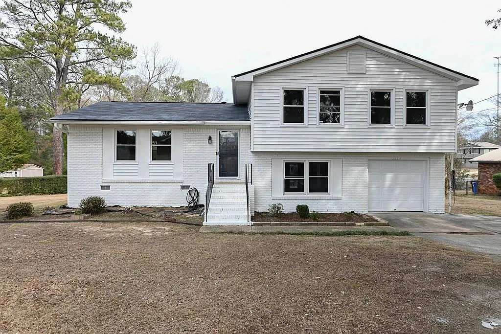 3823 Ukraine Dr photo 1