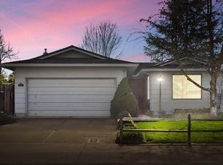 1126 Port Chelsea Cir, Lodi, CA 95240