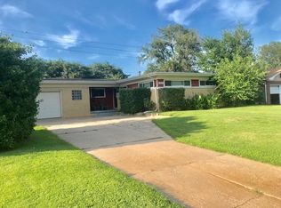 8614 W 9th St N, Wichita, KS 67212