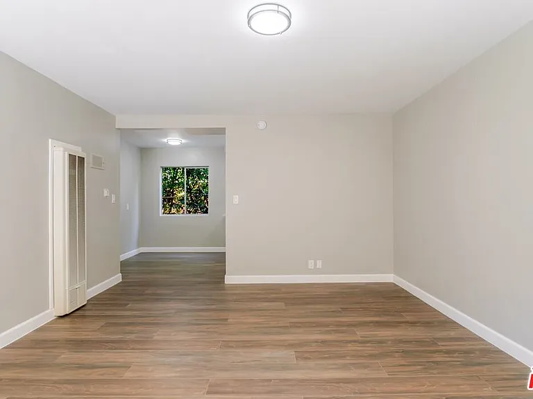 420 N Market St #15 — Photo 11