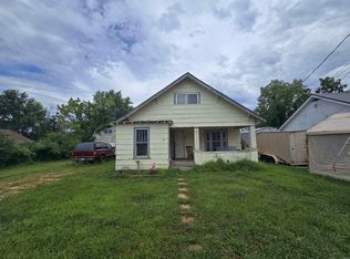 708 Corn Ave, Willow Springs, MO 65793