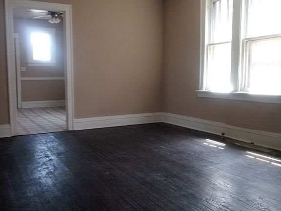 5th image of 3925 Hemlock St APT 1