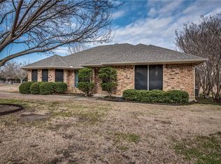 117 Hackberry Dr, Red Oak, TX 75154